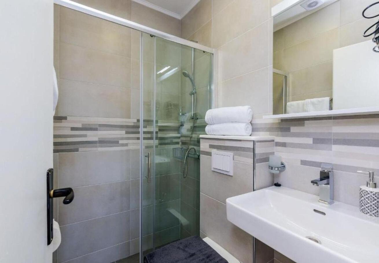 Apartments Ante - With Pool Кавтат Екстериор снимка