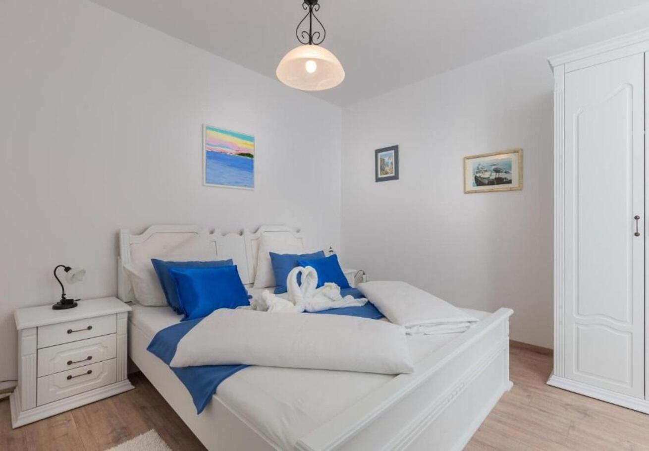 Apartments Ante - With Pool Кавтат Екстериор снимка
